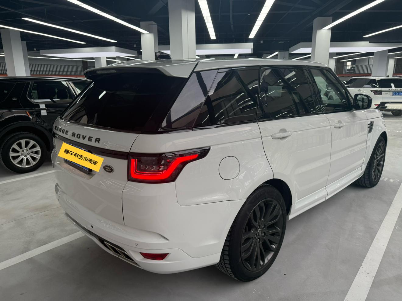 Land Rover Range Rover Sport 2017 thumb 3
