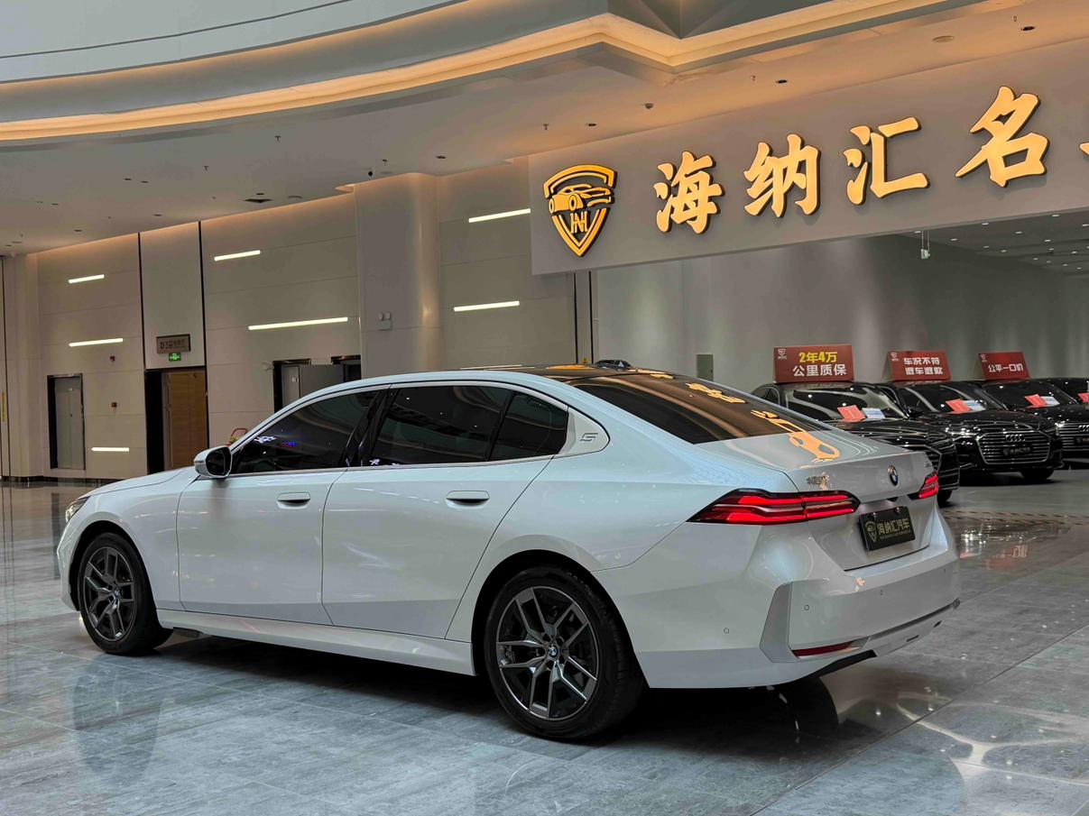 BMW 5 серии 2024 thumb 3