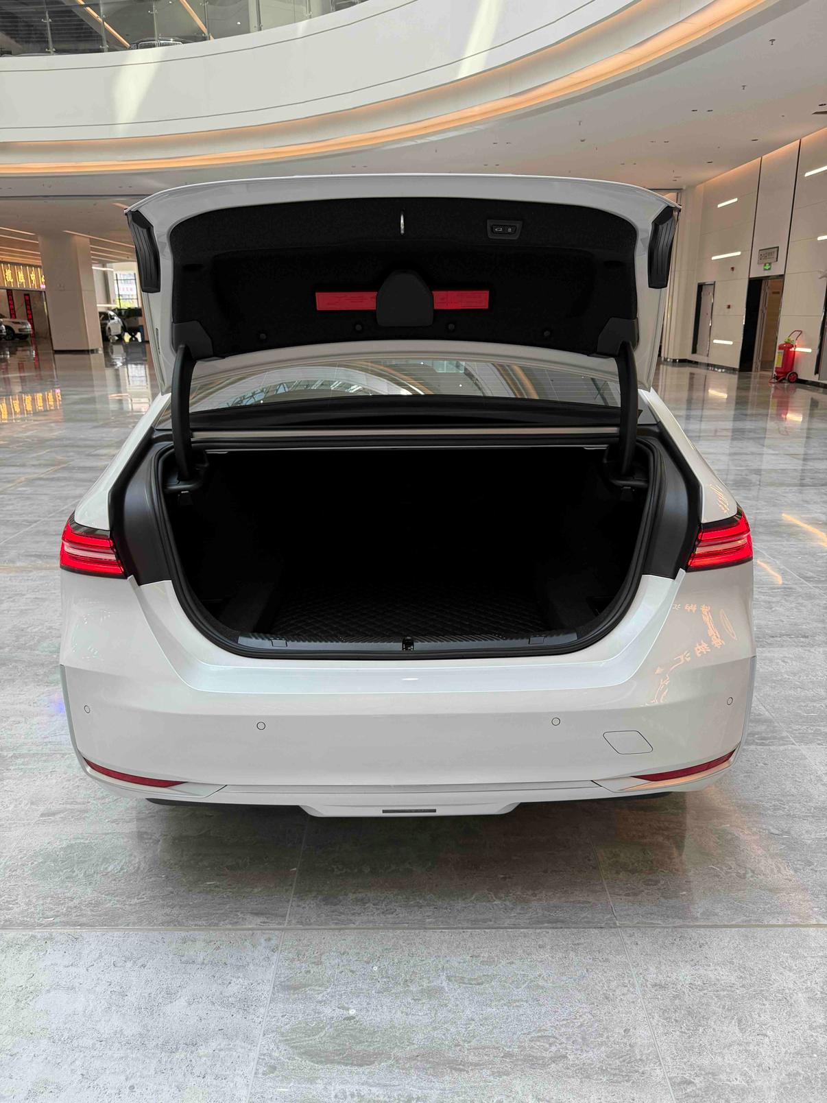 BMW 5 серии 2024 thumb 4