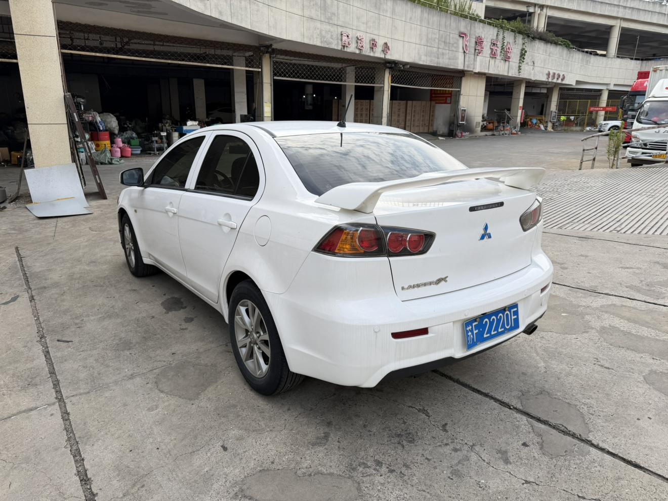 Mitsubishi Yi Shen 2013 thumb 3