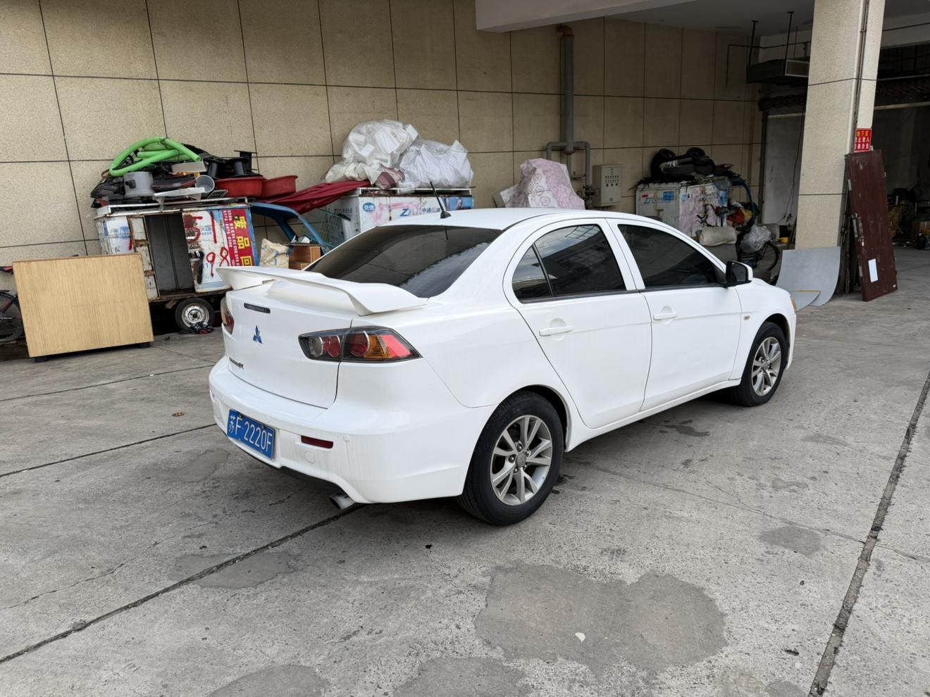 Mitsubishi Yi Shen 2013 thumb 5