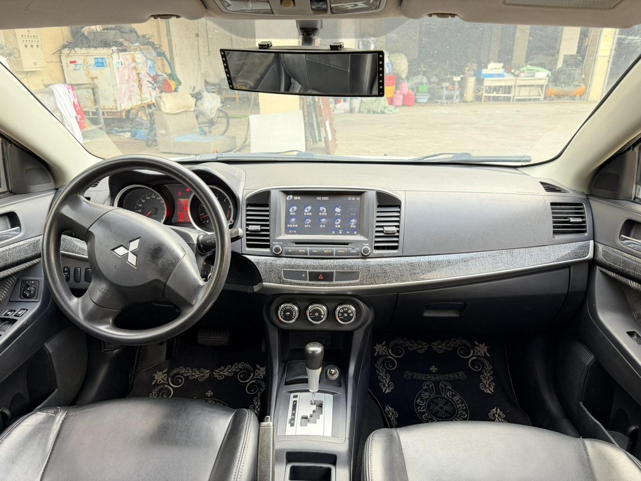 Mitsubishi Yi Shen 2013 thumb 8