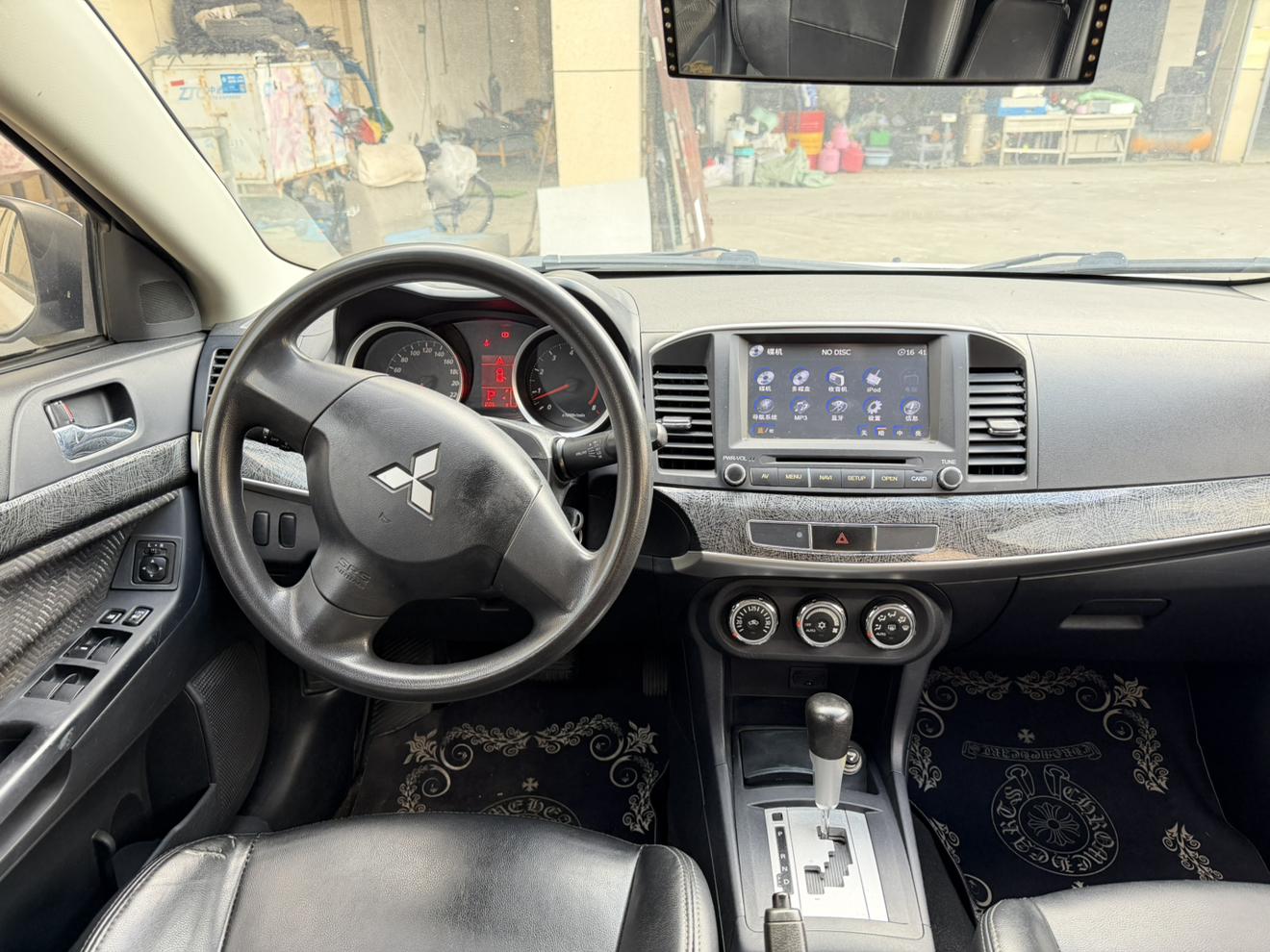 Mitsubishi Yi Shen 2013 thumb 11