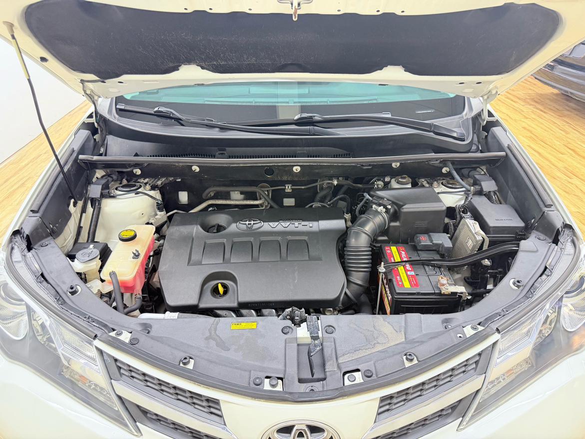 Toyota RAV4 2015 thumb 6