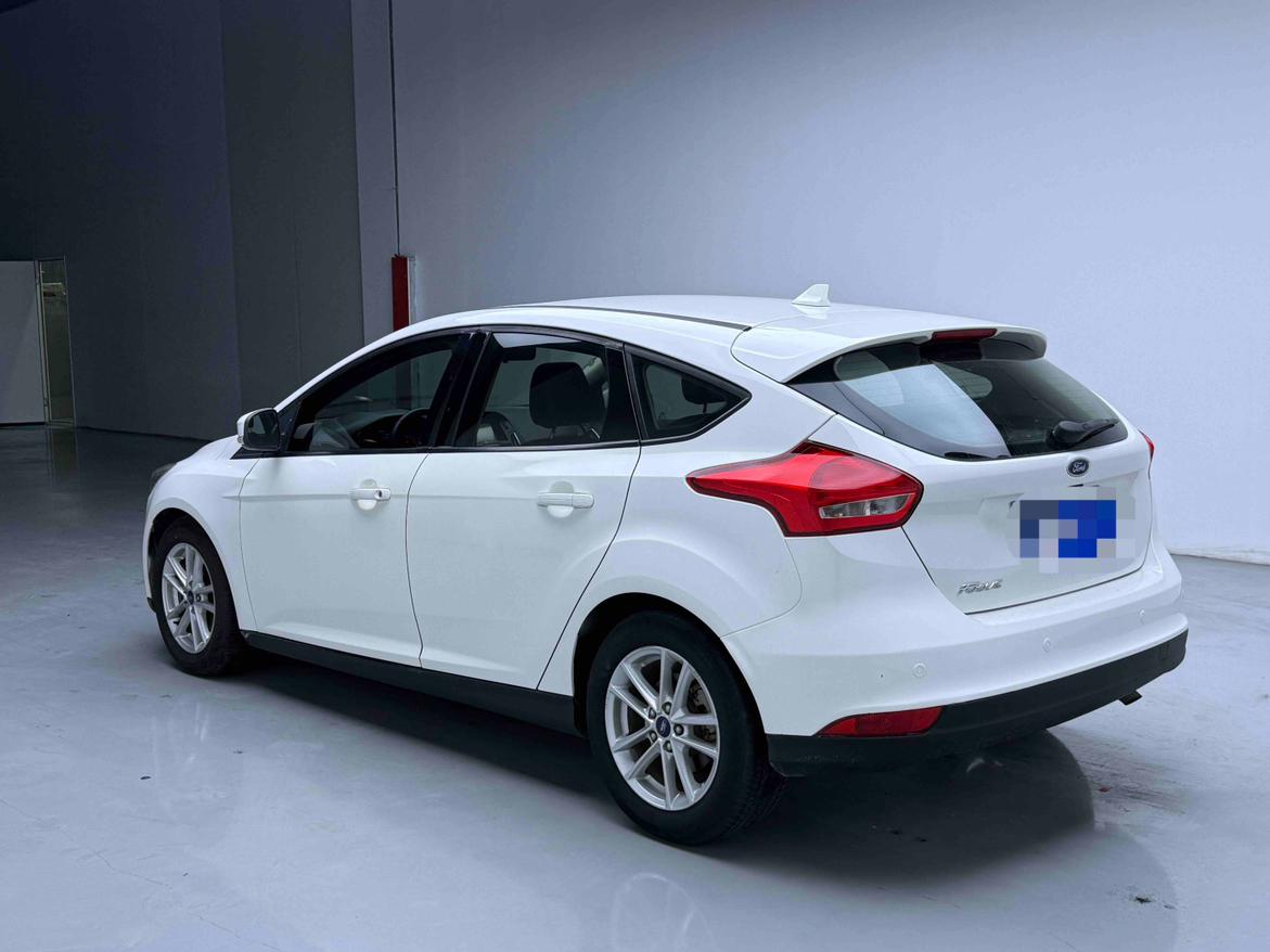 Ford Focus ST 2018 thumb 2