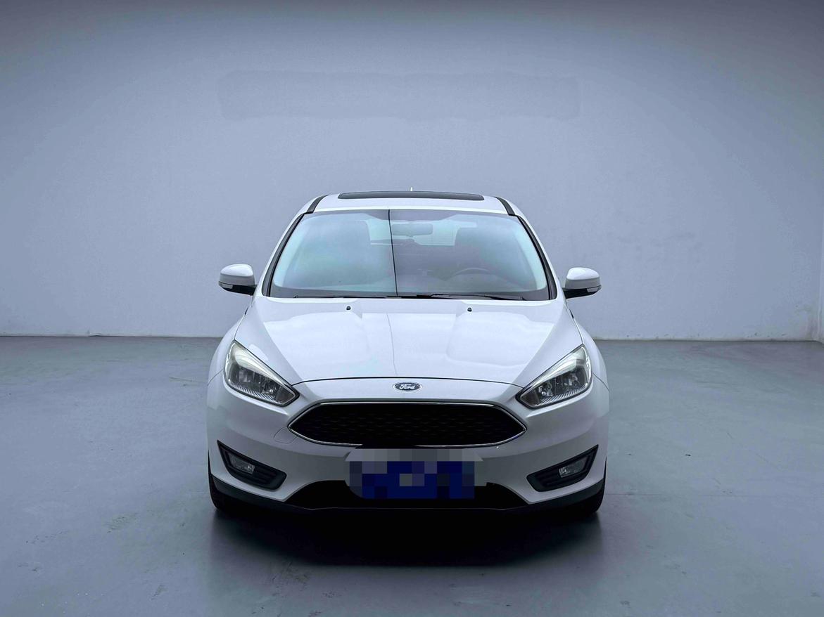 Ford Focus ST 2018 thumb 9