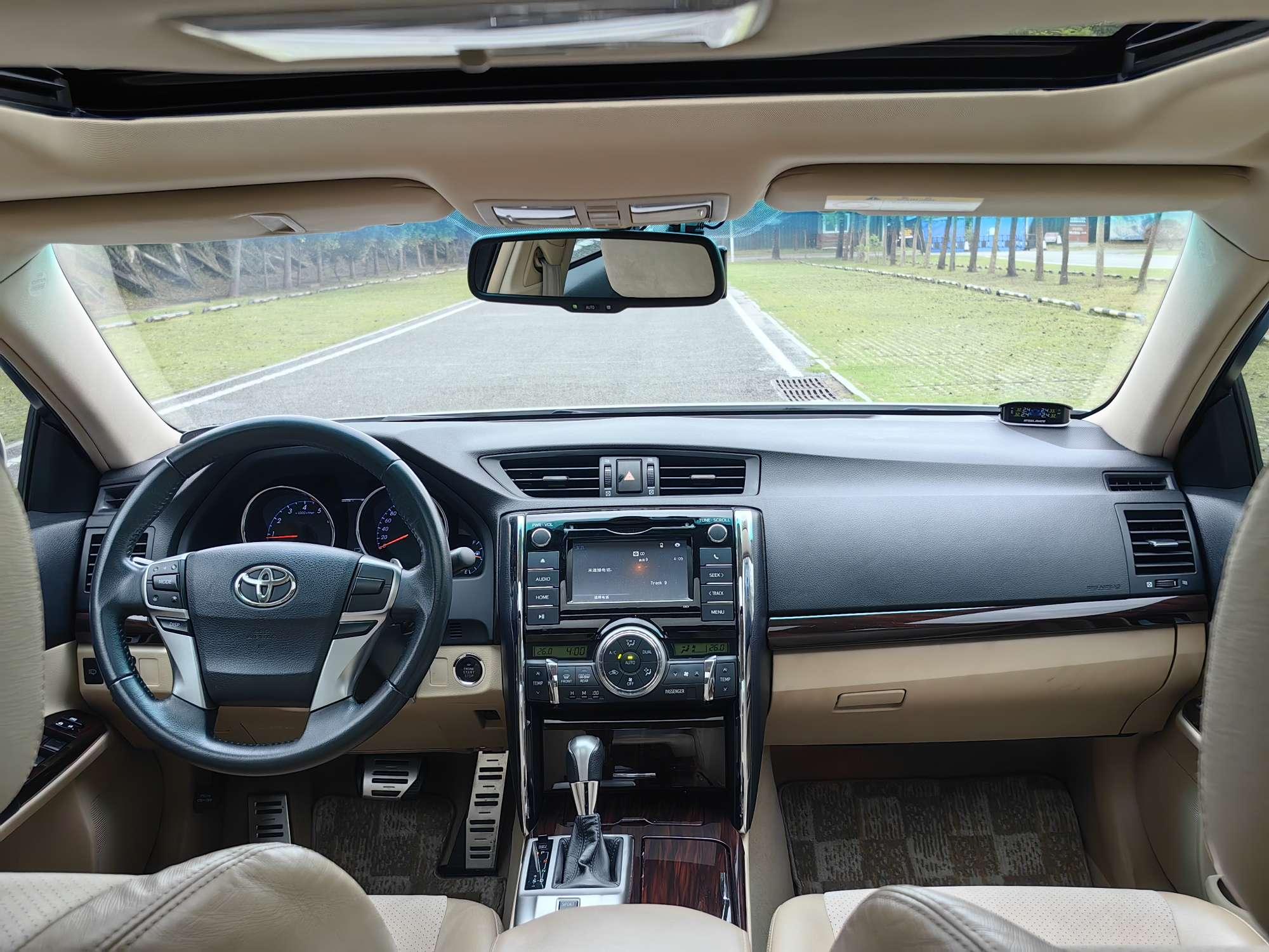 Toyota Reiz 2010 thumb 11