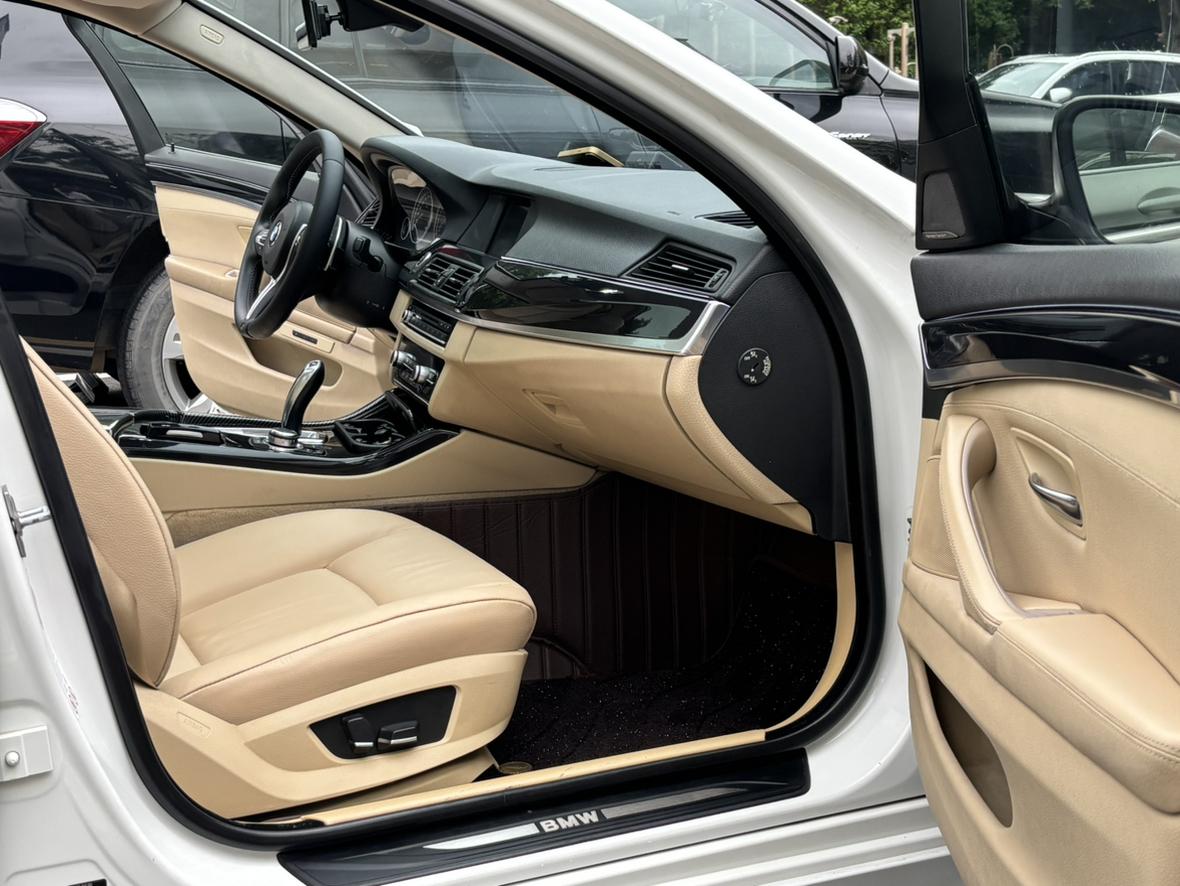 BMW 5 серии 2011 thumb 5