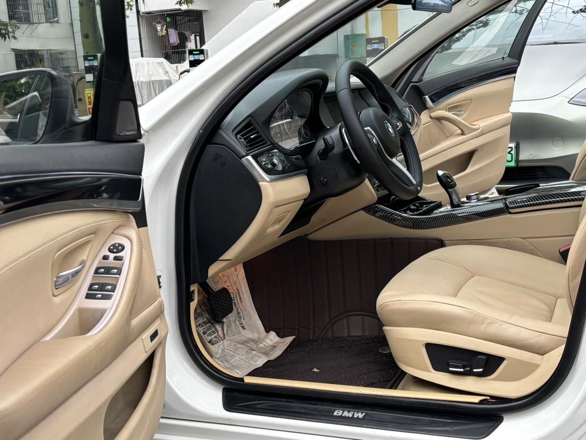 BMW 5 серии 2011 thumb 12