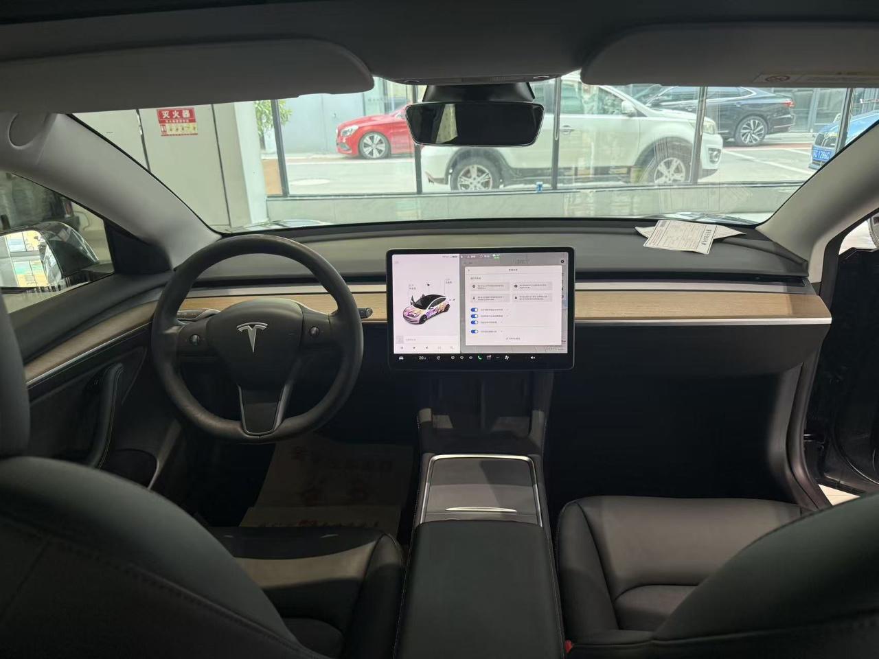 Tesla Model 3 2021 thumb 5