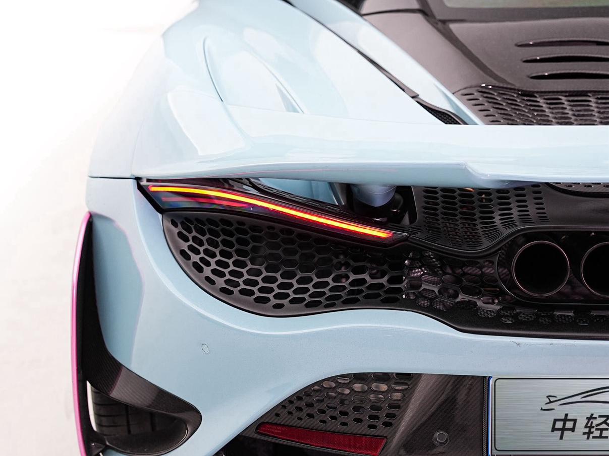McLaren 720S 2019 thumb 3