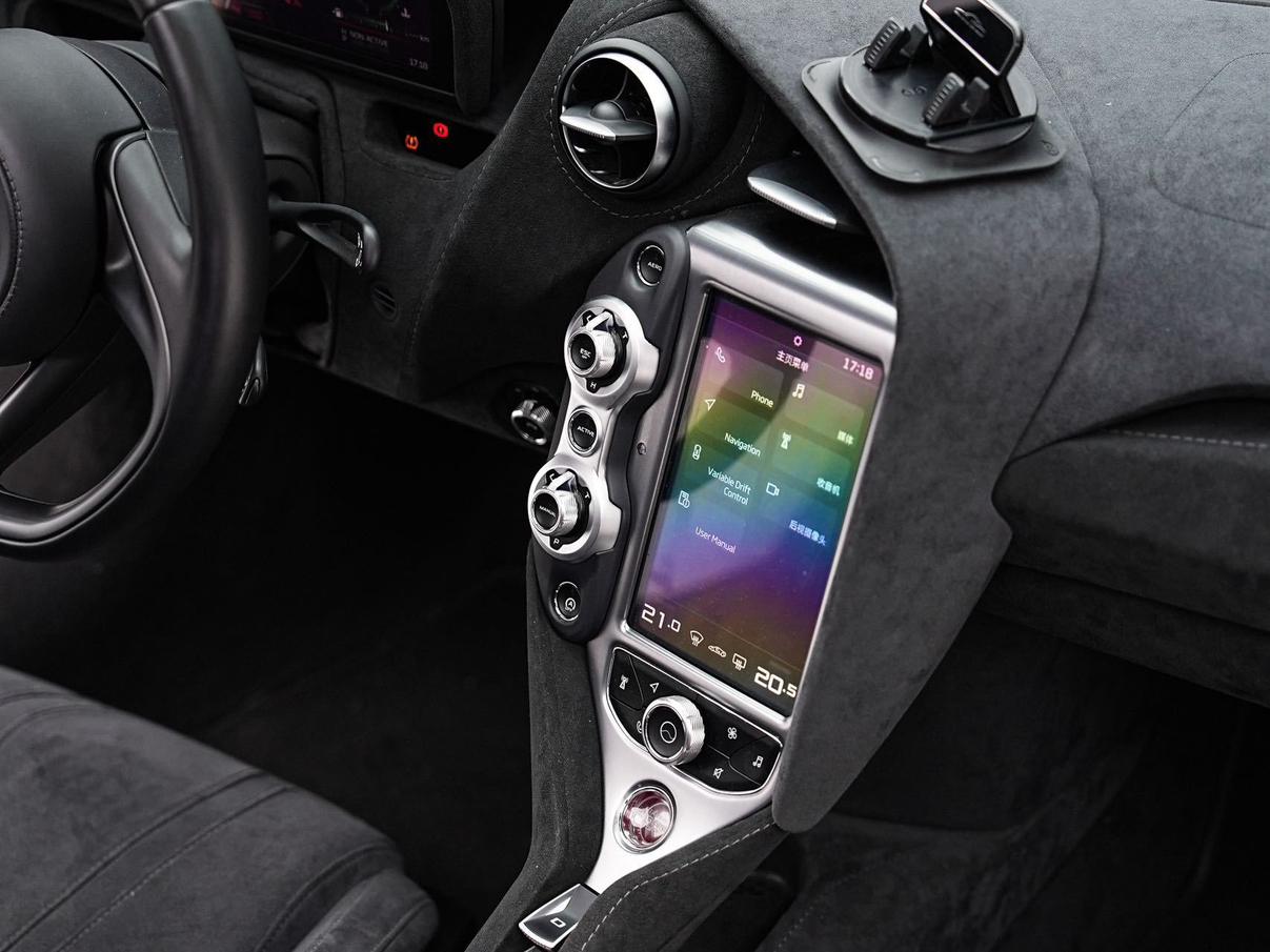 McLaren 720S 2019 thumb 8