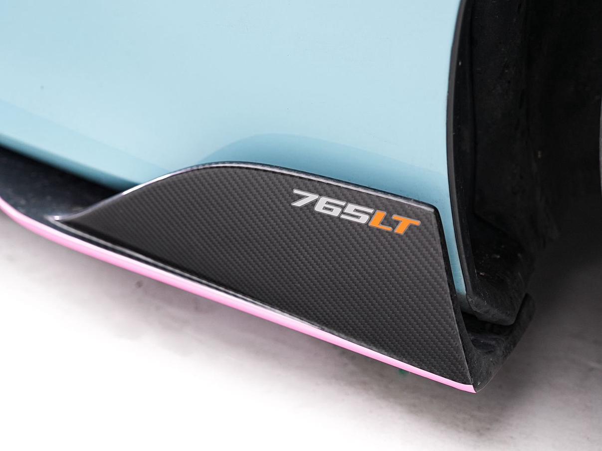 McLaren 720S 2019 thumb 11