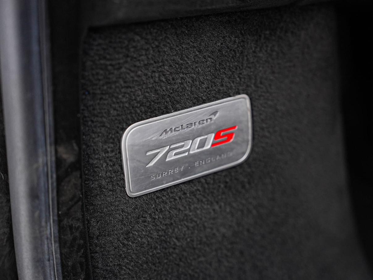 McLaren 720S 2019 thumb 12