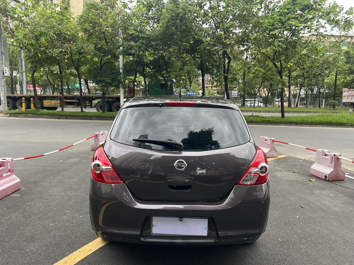 Nissan Tiida 2008 thumb 3