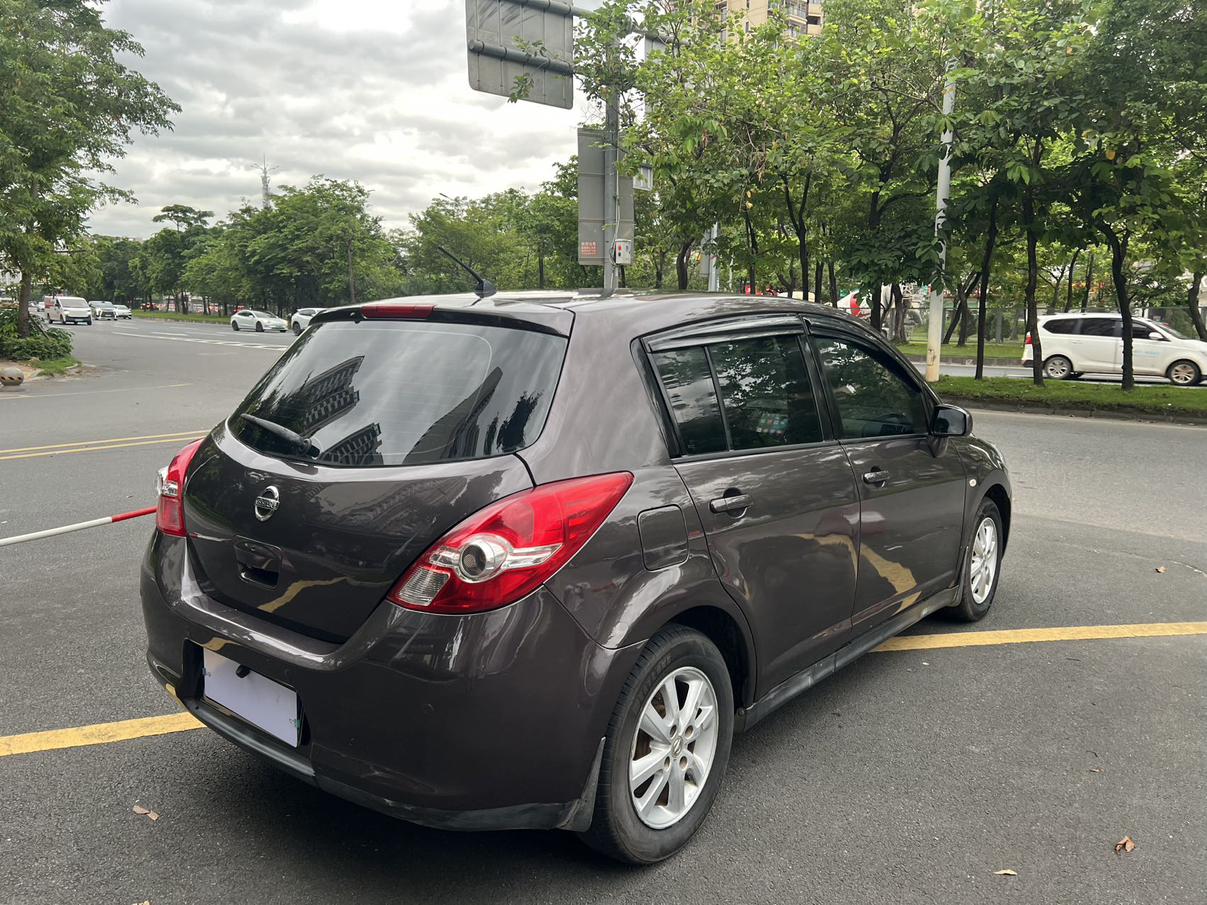 Nissan Tiida 2008 thumb 4