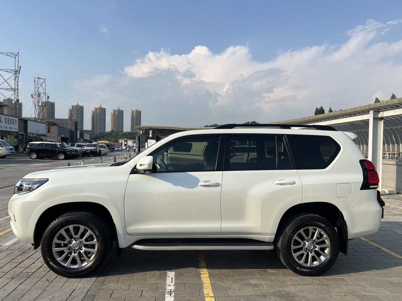 Toyota Land Cruiser Prado 2019 thumb 2
