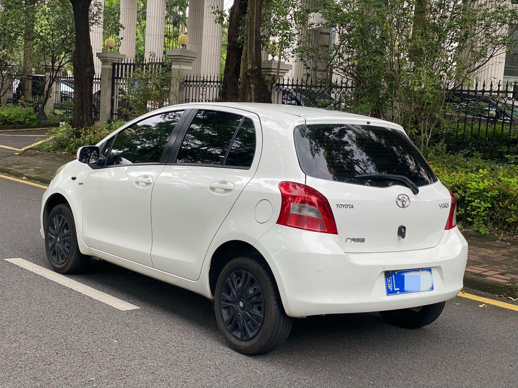 Toyota Yaris 2011 thumb 3