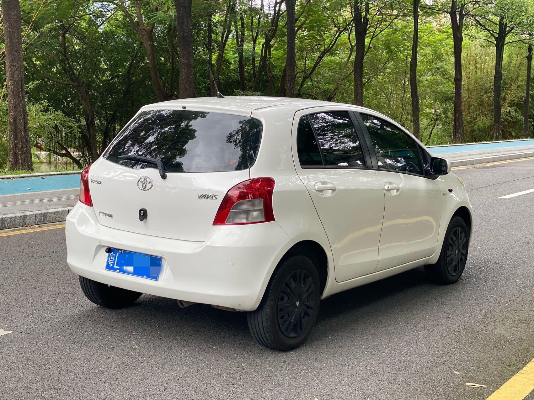 Toyota Yaris 2011 thumb 5