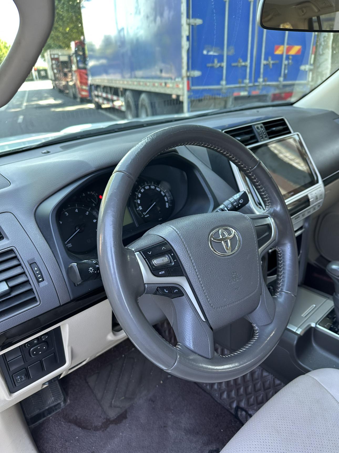 Toyota Land Cruiser Prado 2020 thumb 11