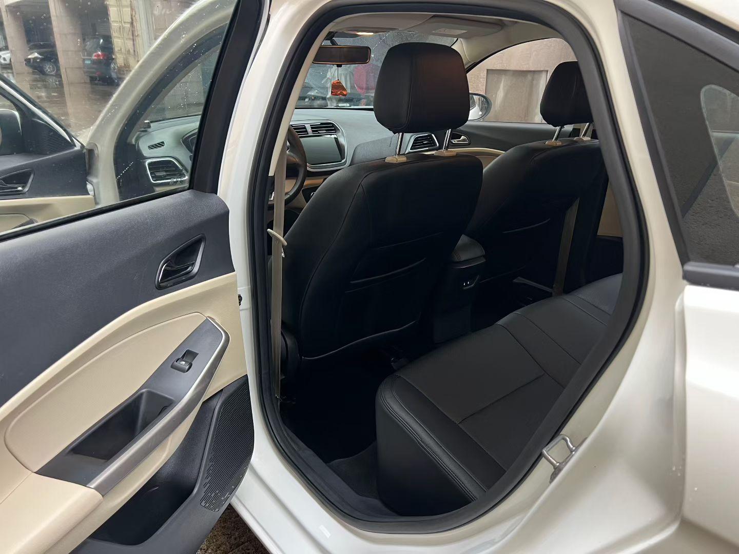 Ford Focus 2015 thumb 6