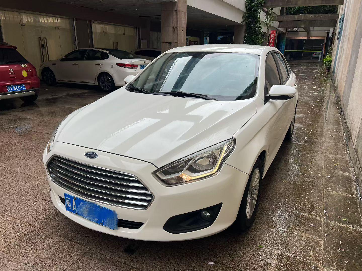 Ford Focus 2015 thumb 8