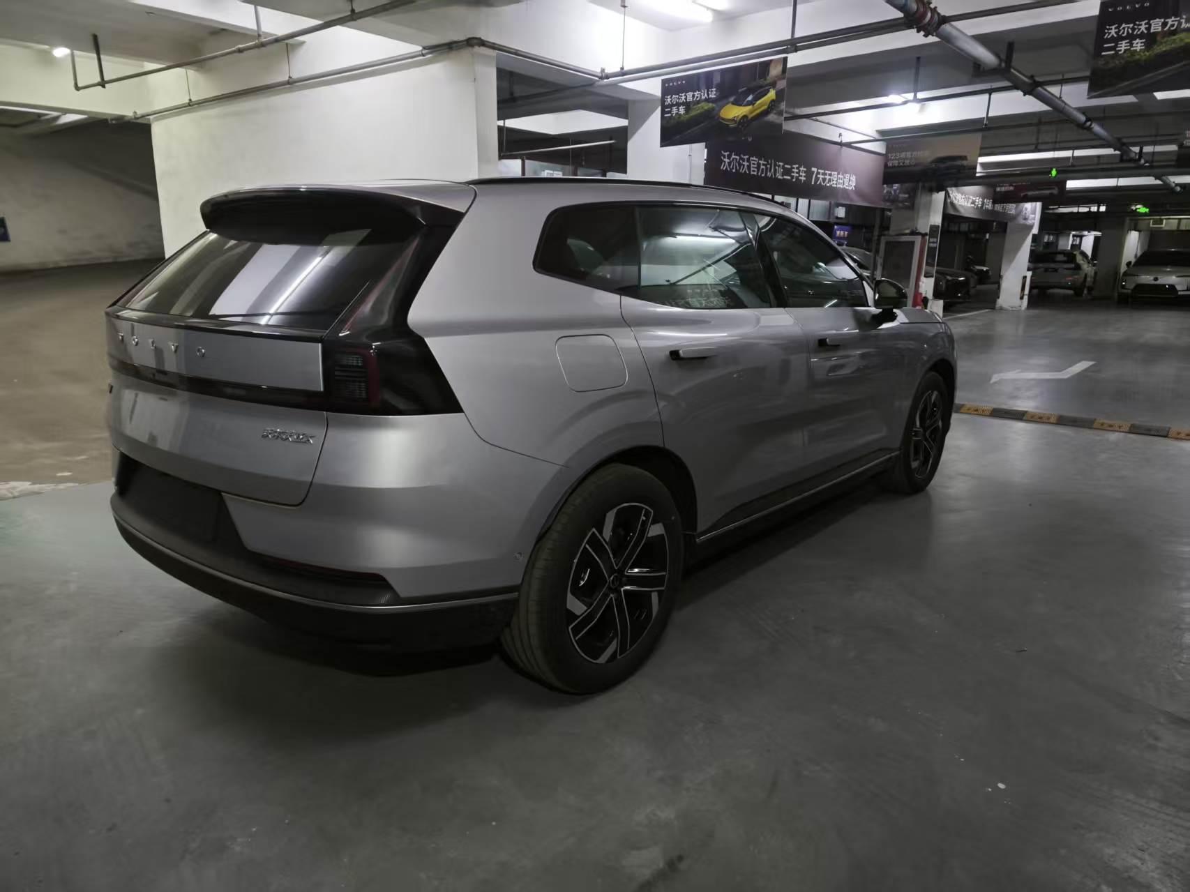 Volvo XC70 2026 thumb 4