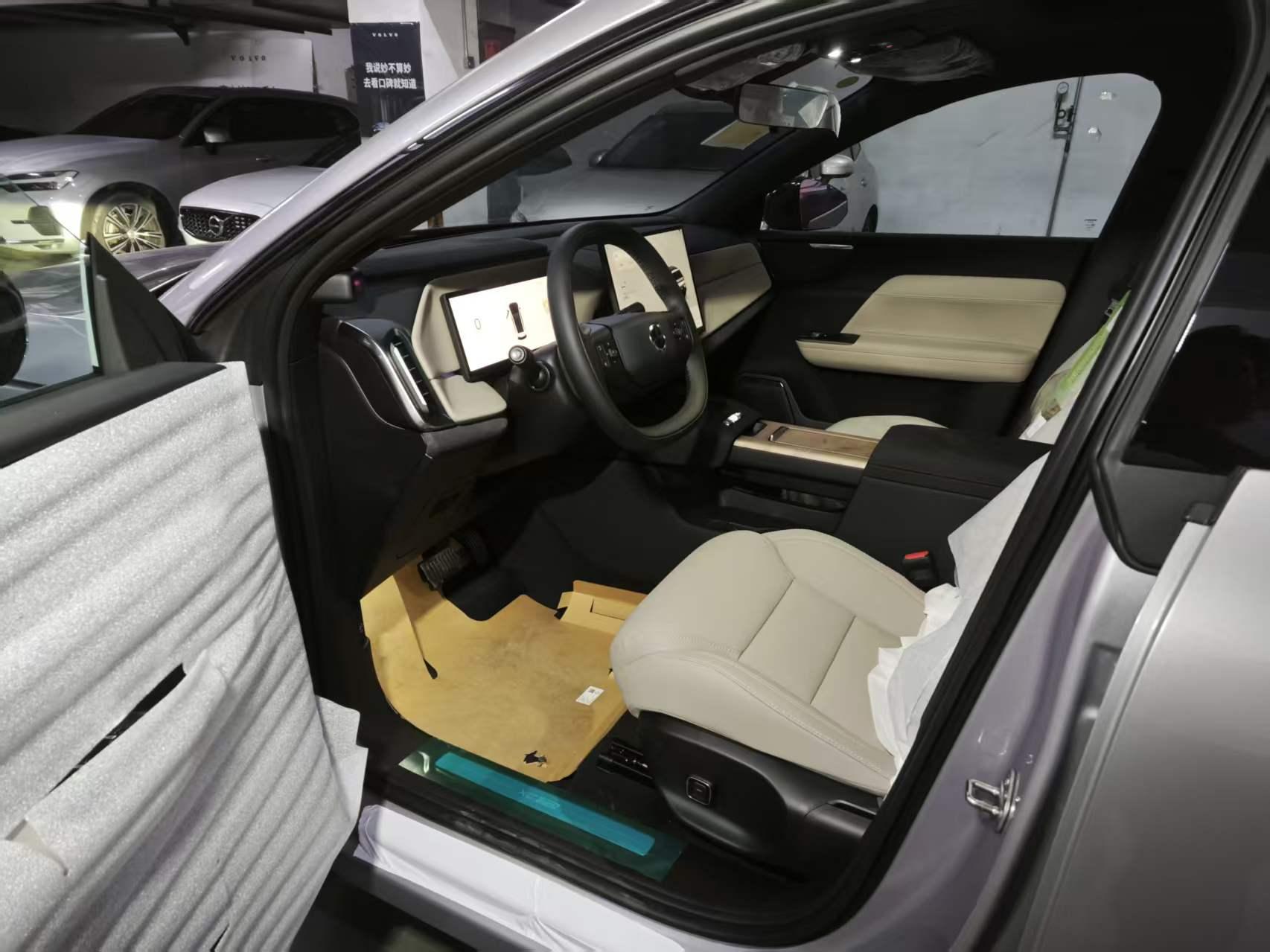 Volvo XC70 2026 thumb 6