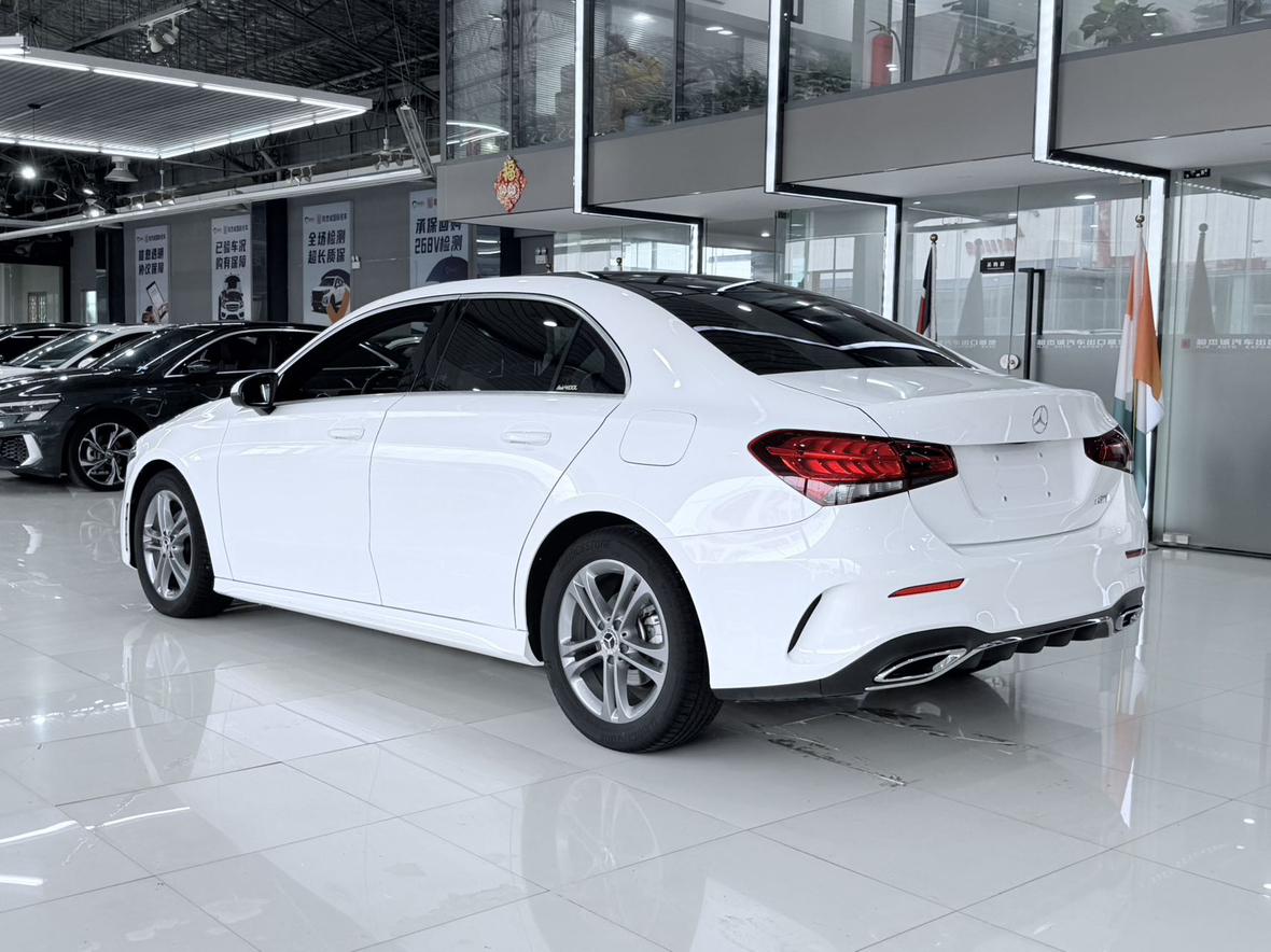 Mercedes-Benz A-Класс 2022 thumb 2