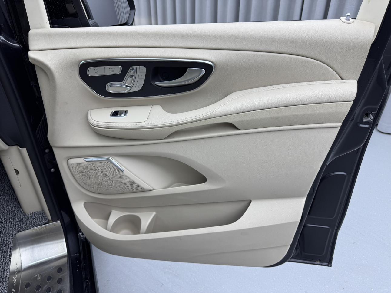 Mercedes-Benz V-Класс 2017 thumb 8