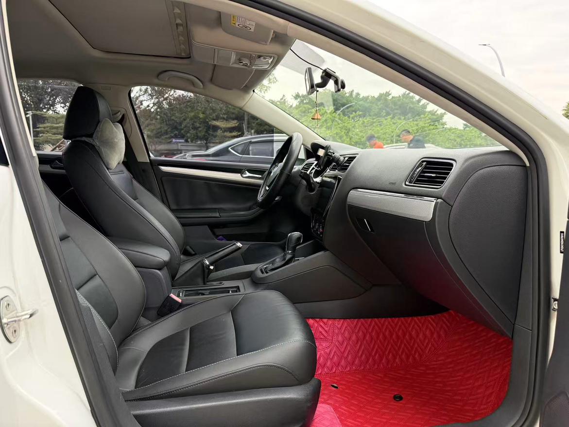Volkswagen Sagitar 2015 thumb 6