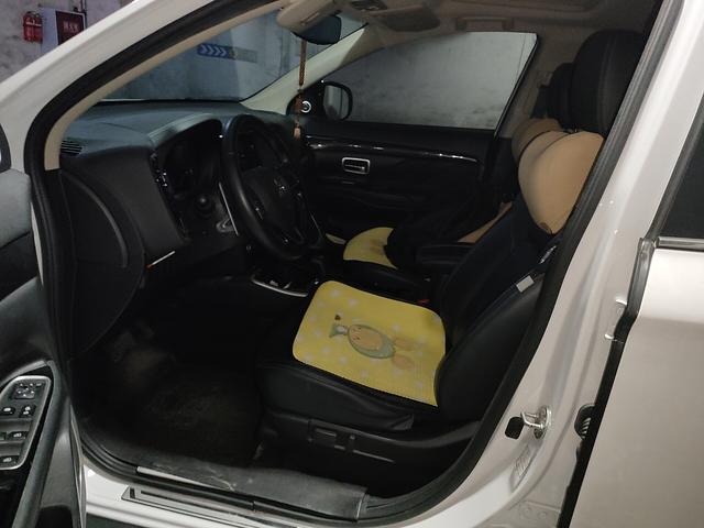 Mitsubishi Outlander 2019 thumb 9