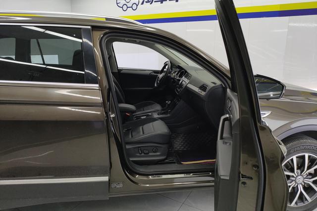 Volkswagen Tiguan 2018 thumb 9