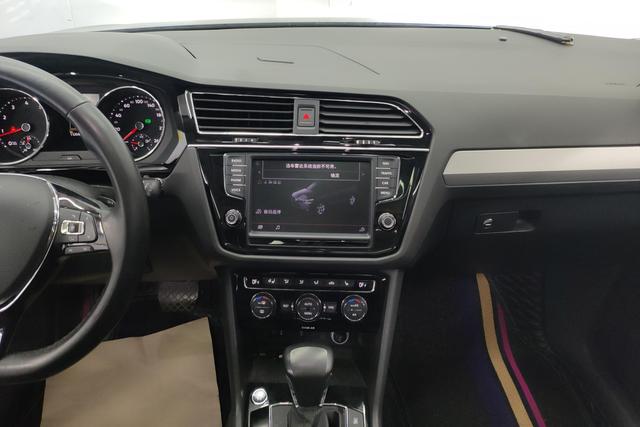 Volkswagen Tiguan 2018 thumb 11