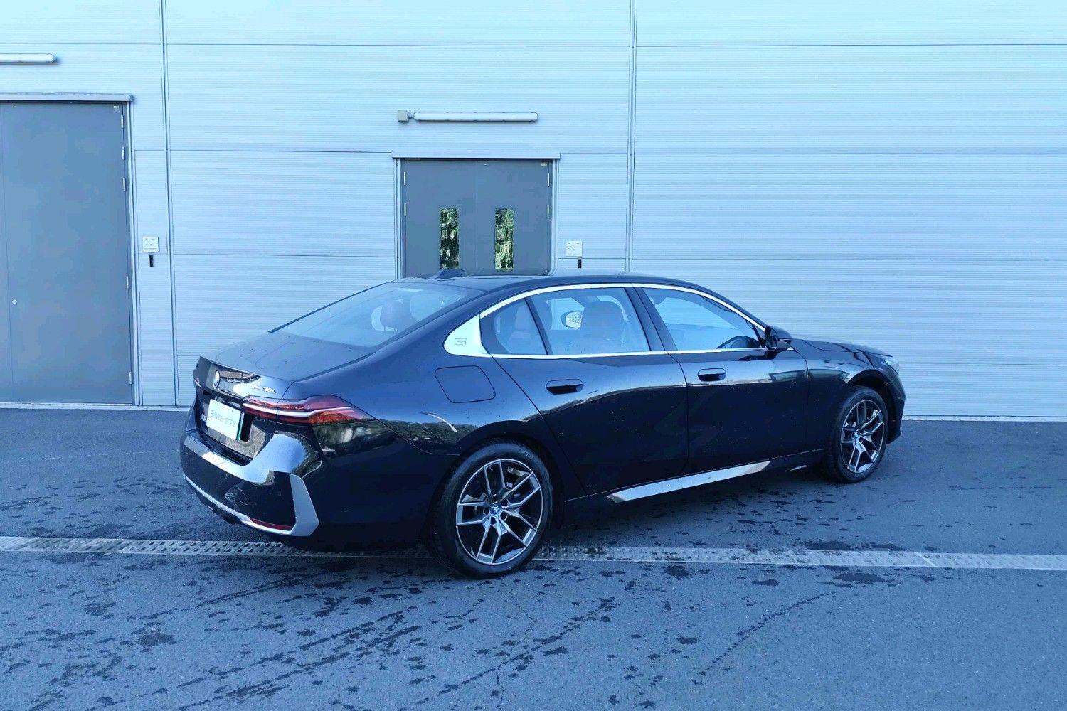 BMW i5 2024 thumb 3