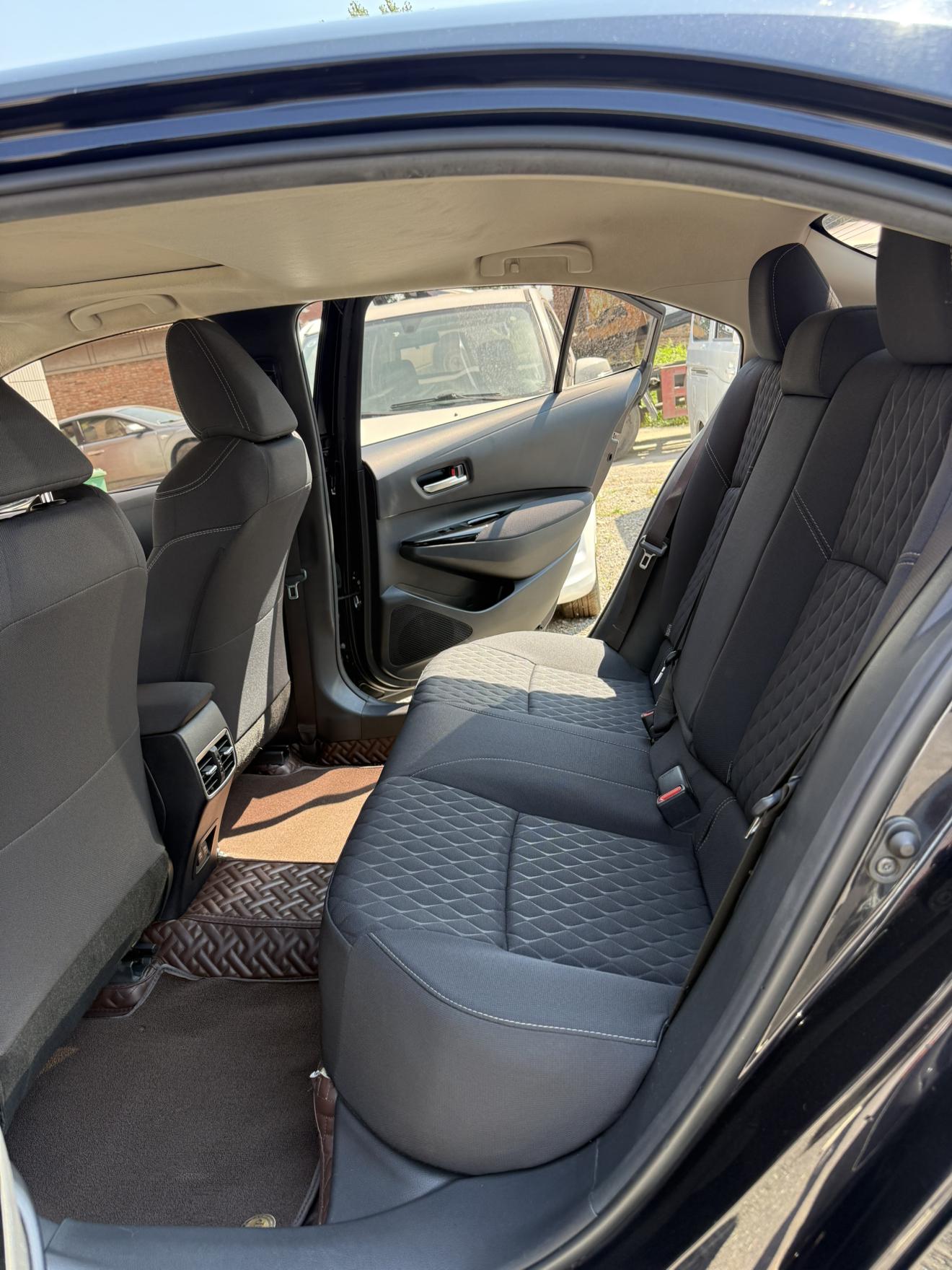 Toyota Crown 2021 thumb 10