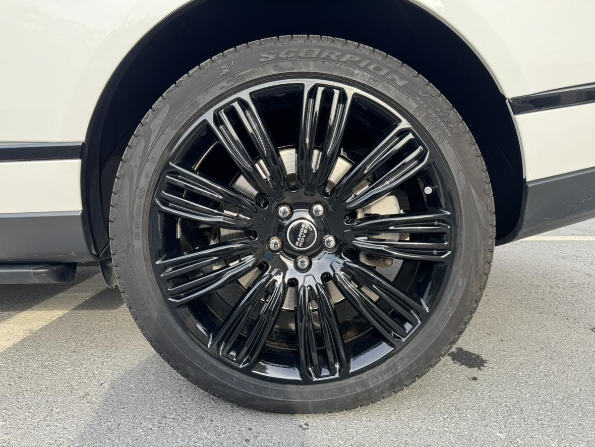 Land Rover Range Rover 2019 thumb 5