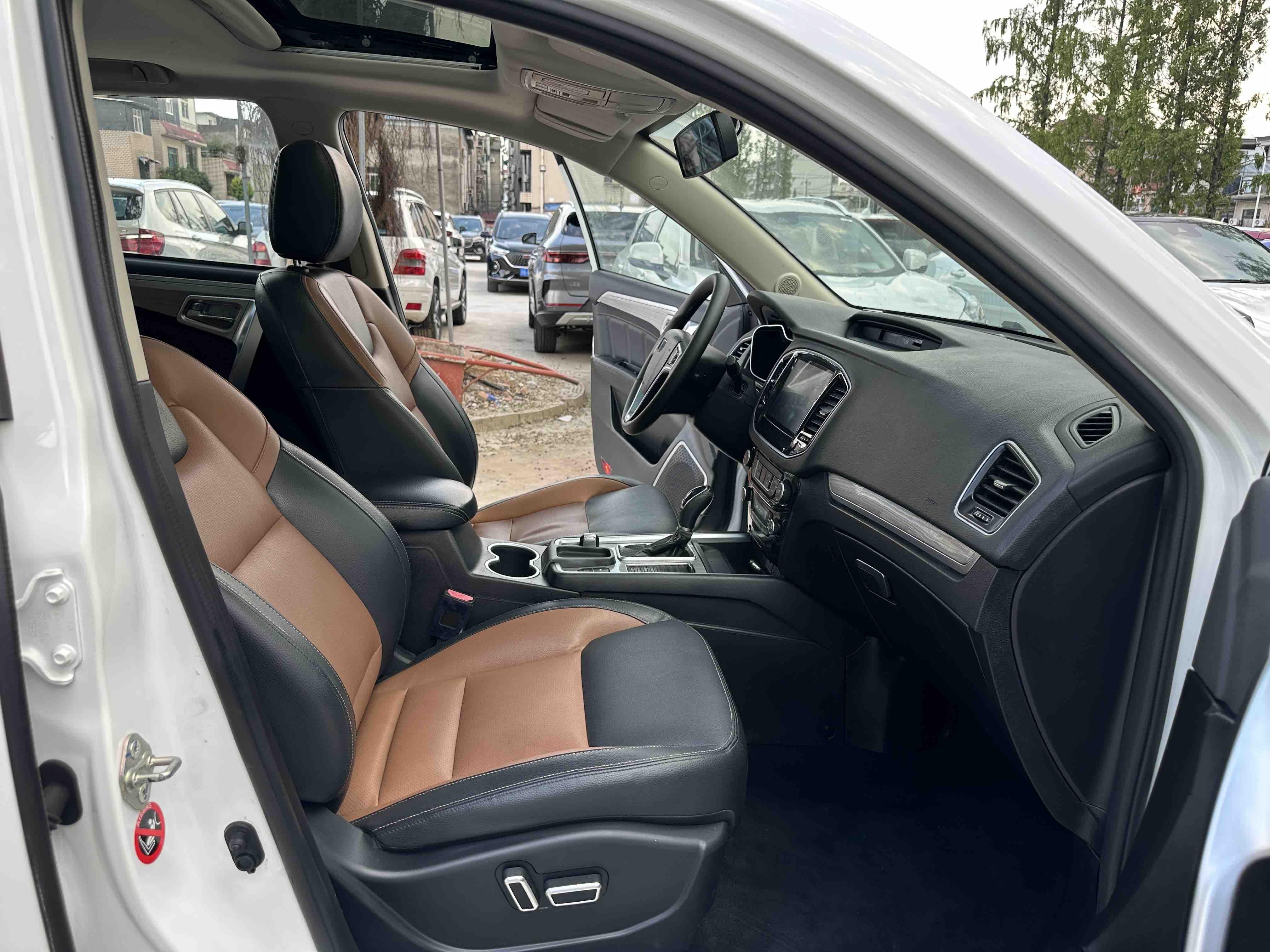 Geely Vision X6 2016 thumb 5