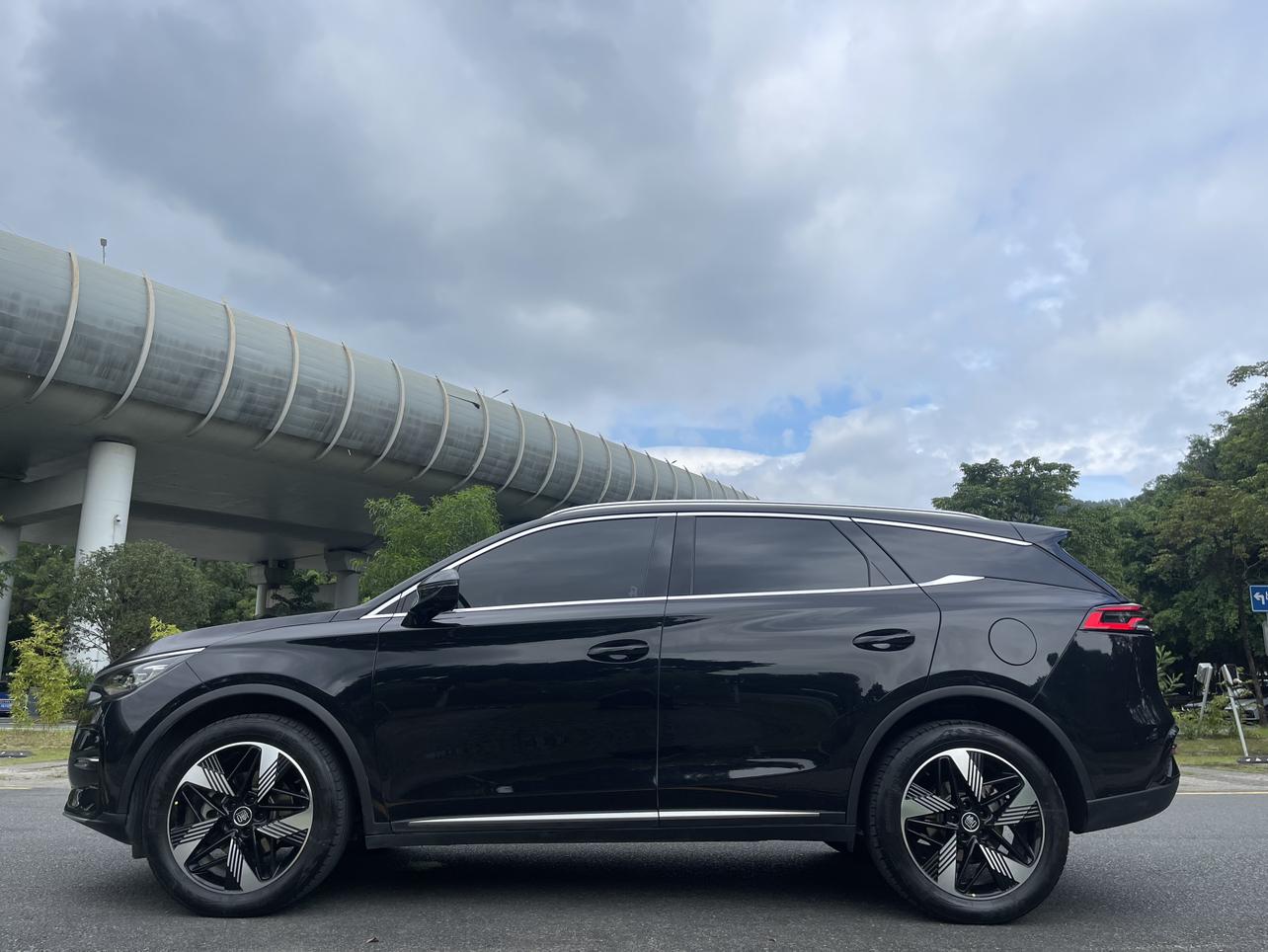 BYD Tang 2023 thumb 2