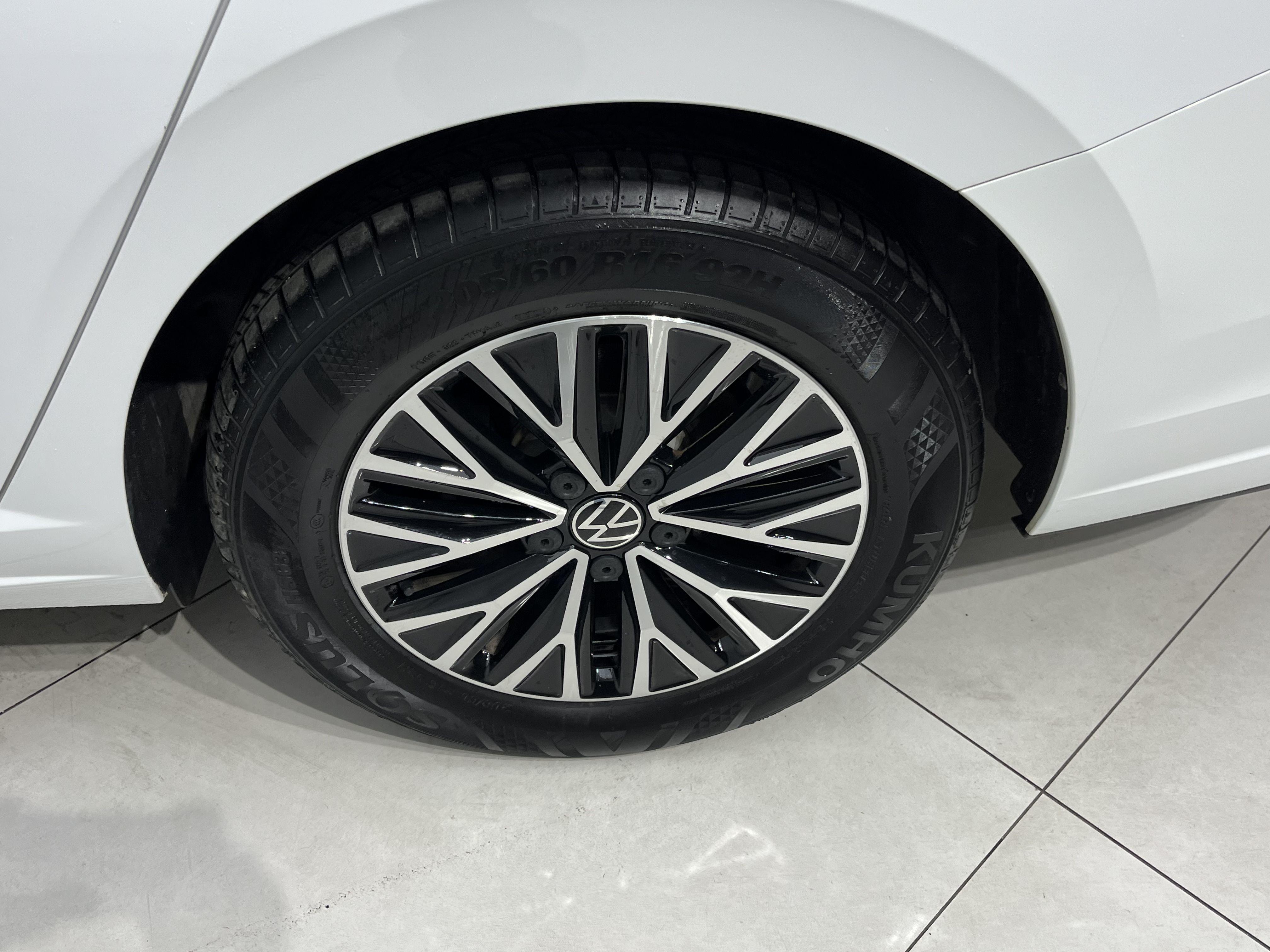 Volkswagen Sagitar 2024 thumb 5
