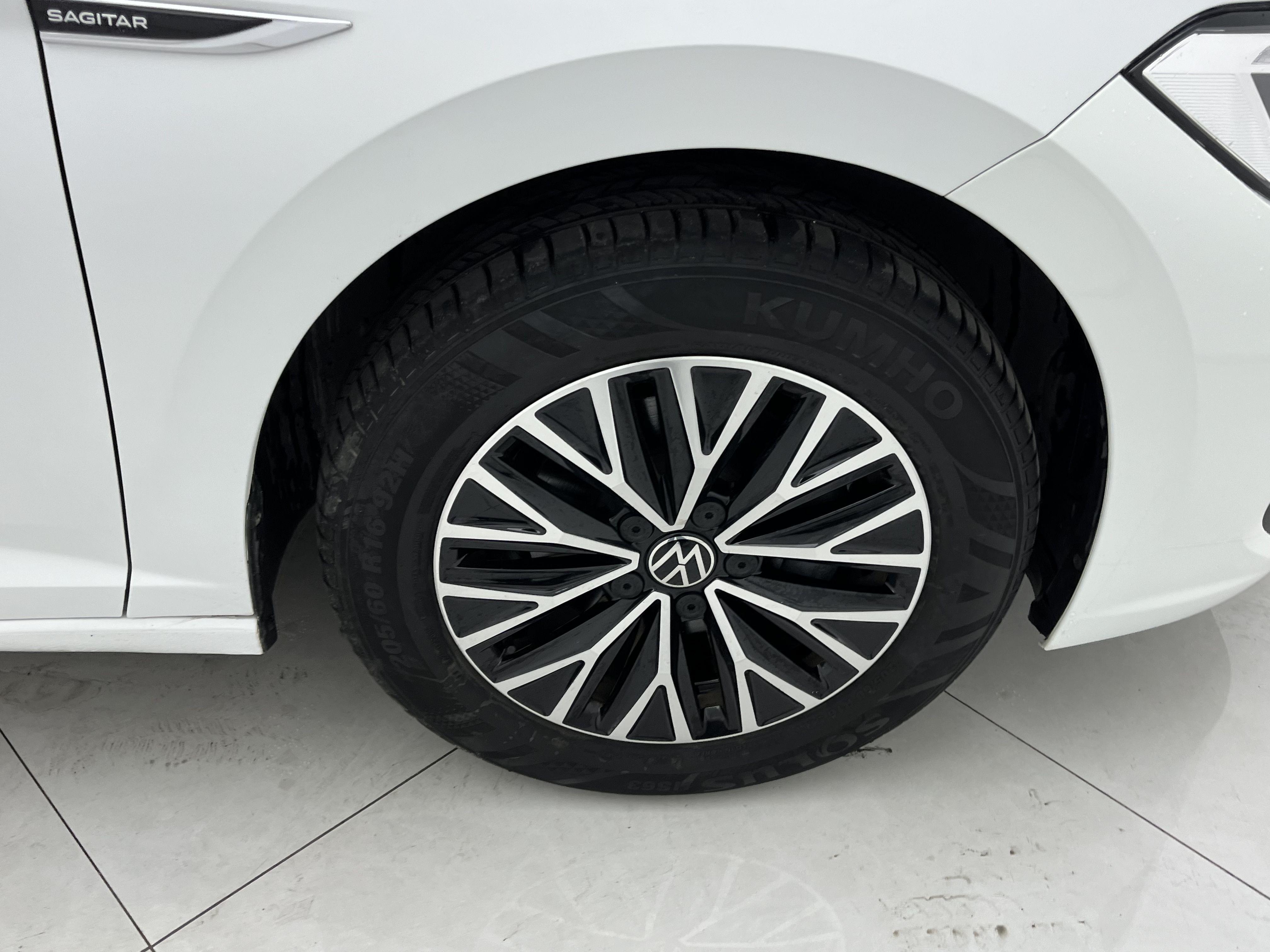 Volkswagen Sagitar 2024 thumb 9