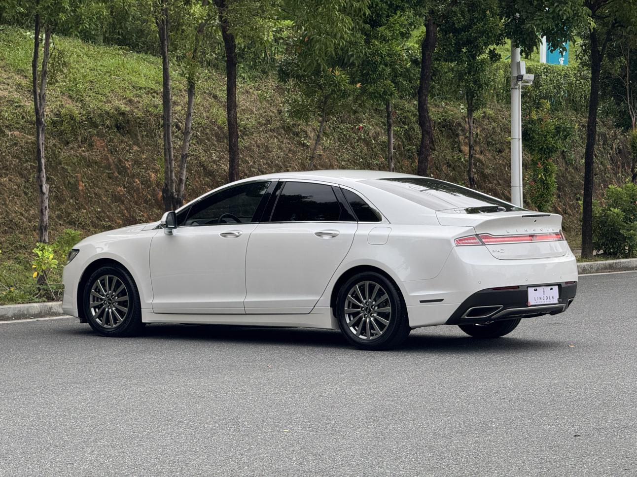 Lincoln MKZ 2019 thumb 3