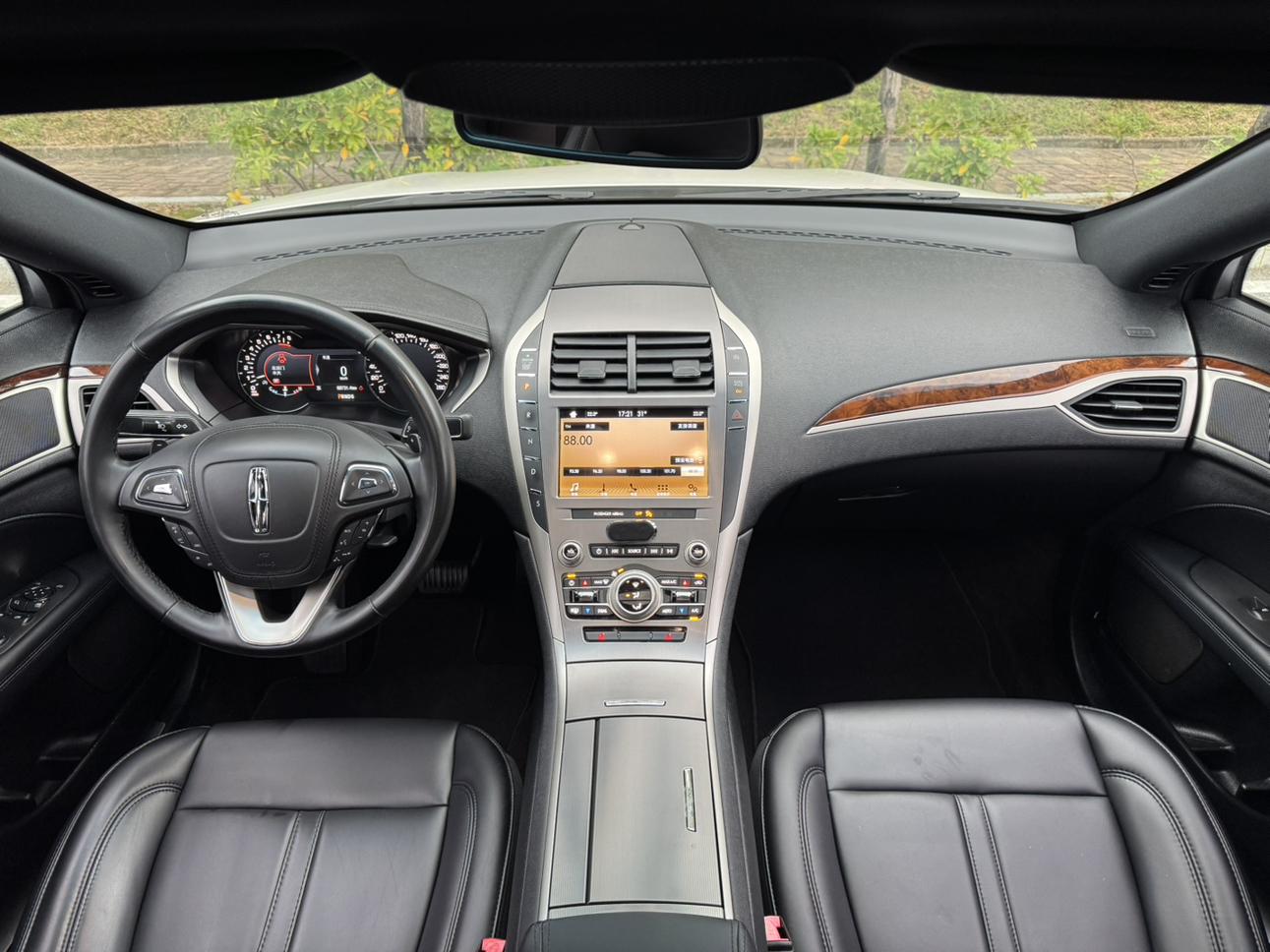 Lincoln MKZ 2019 thumb 9