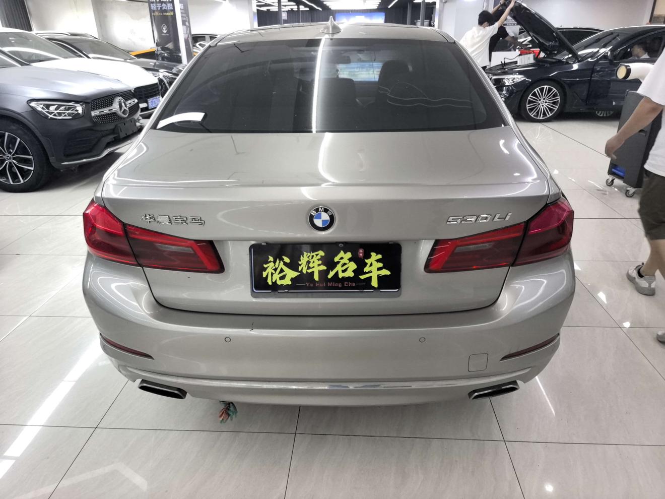 BMW 5 серии 2018 thumb 3