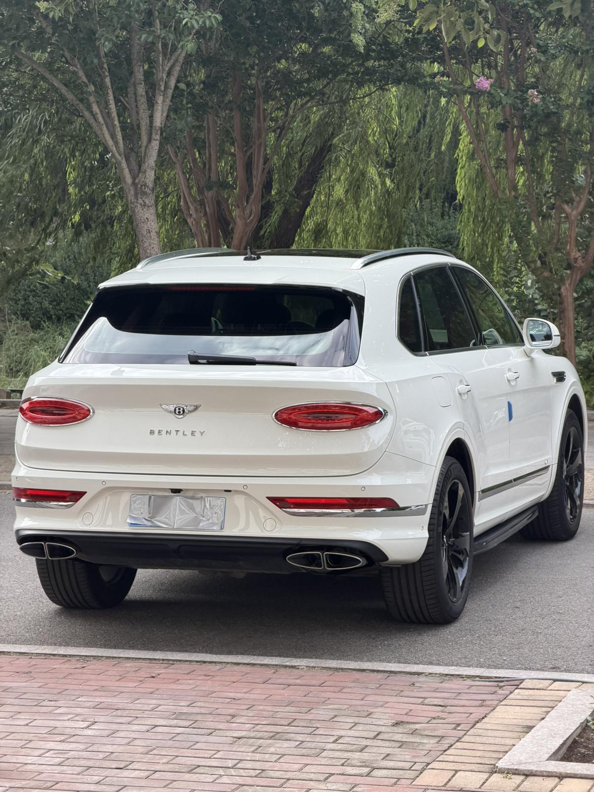 Bentley Tian Yue 2021 thumb 3