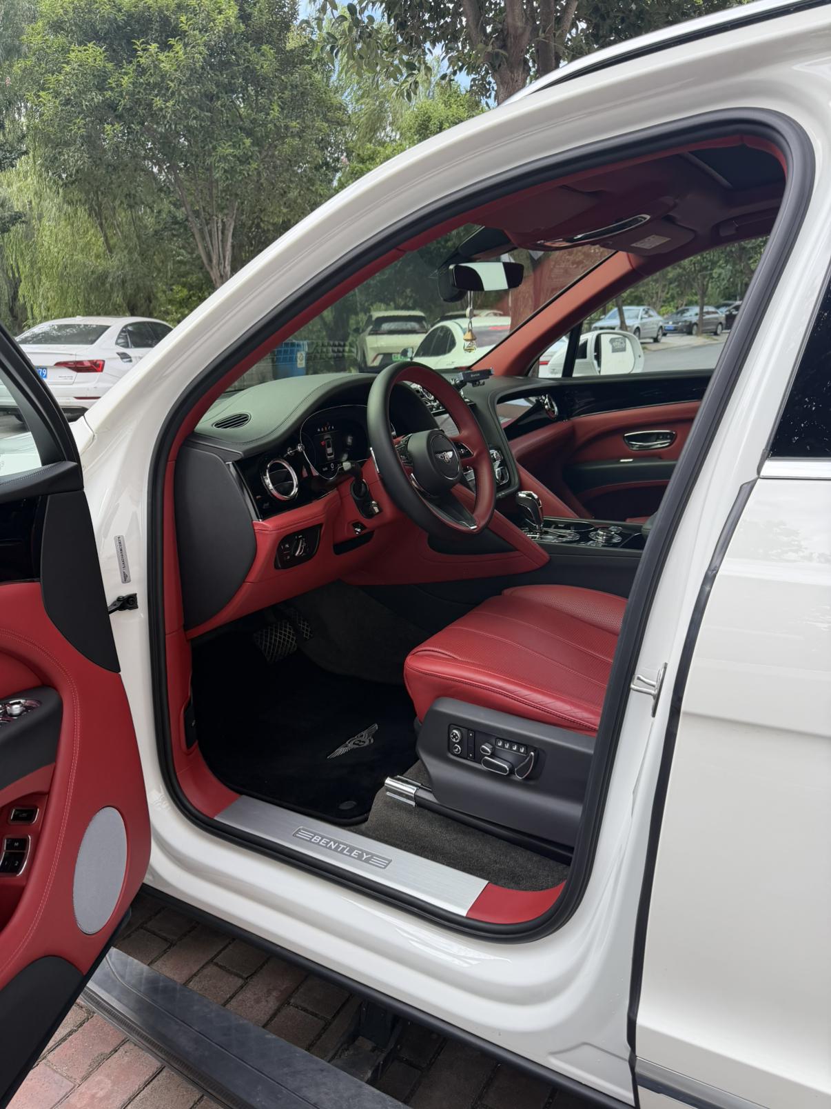 Bentley Tian Yue 2021 thumb 9