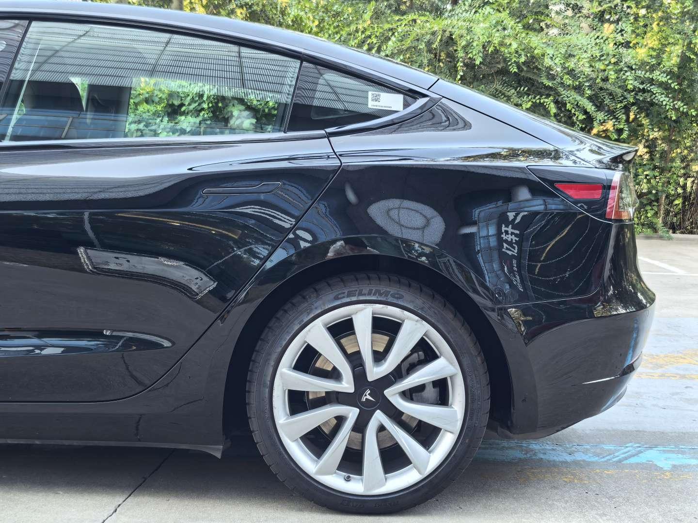 Tesla Model 3 2019 thumb 3