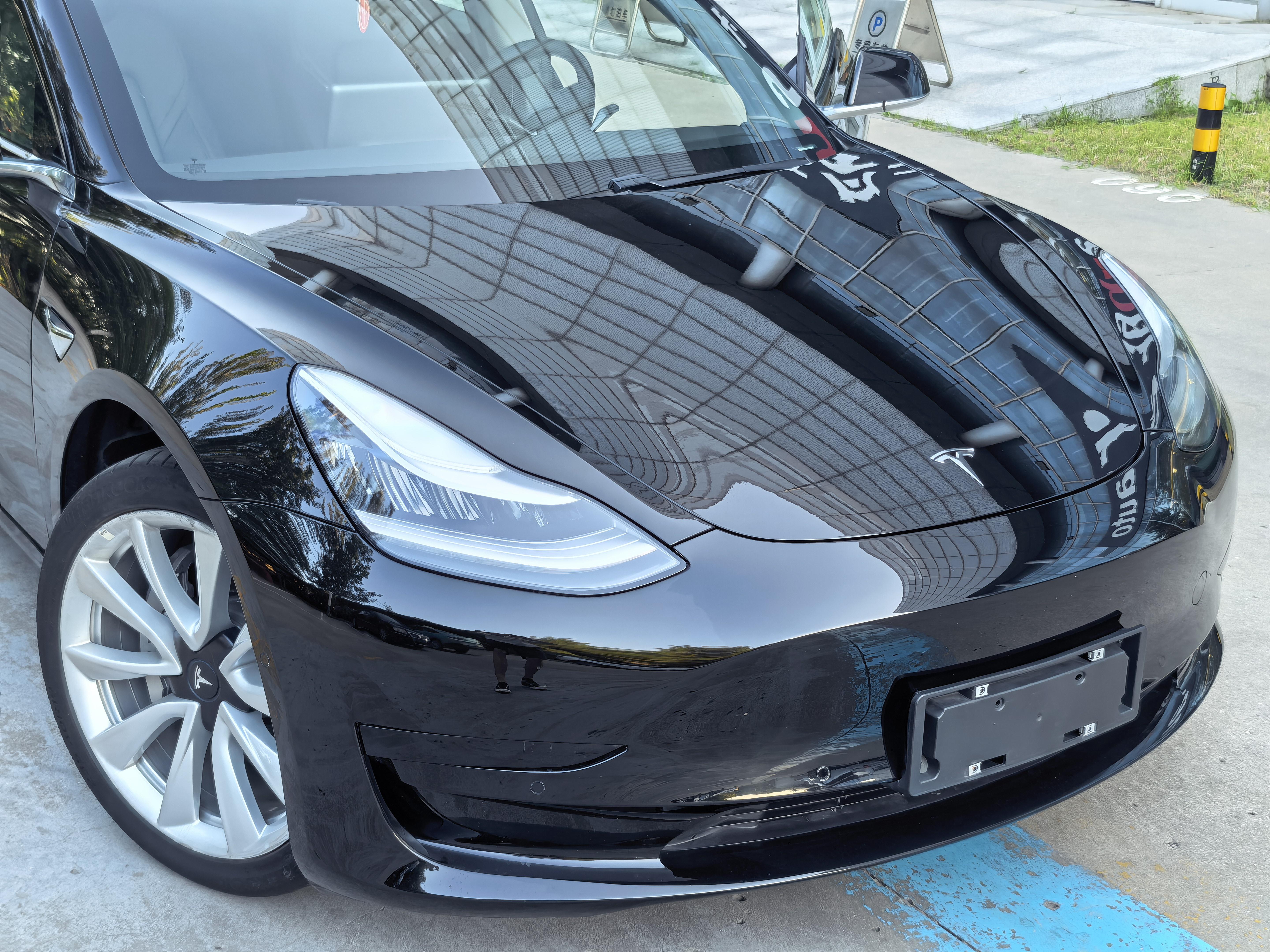Tesla Model 3 2019 thumb 4