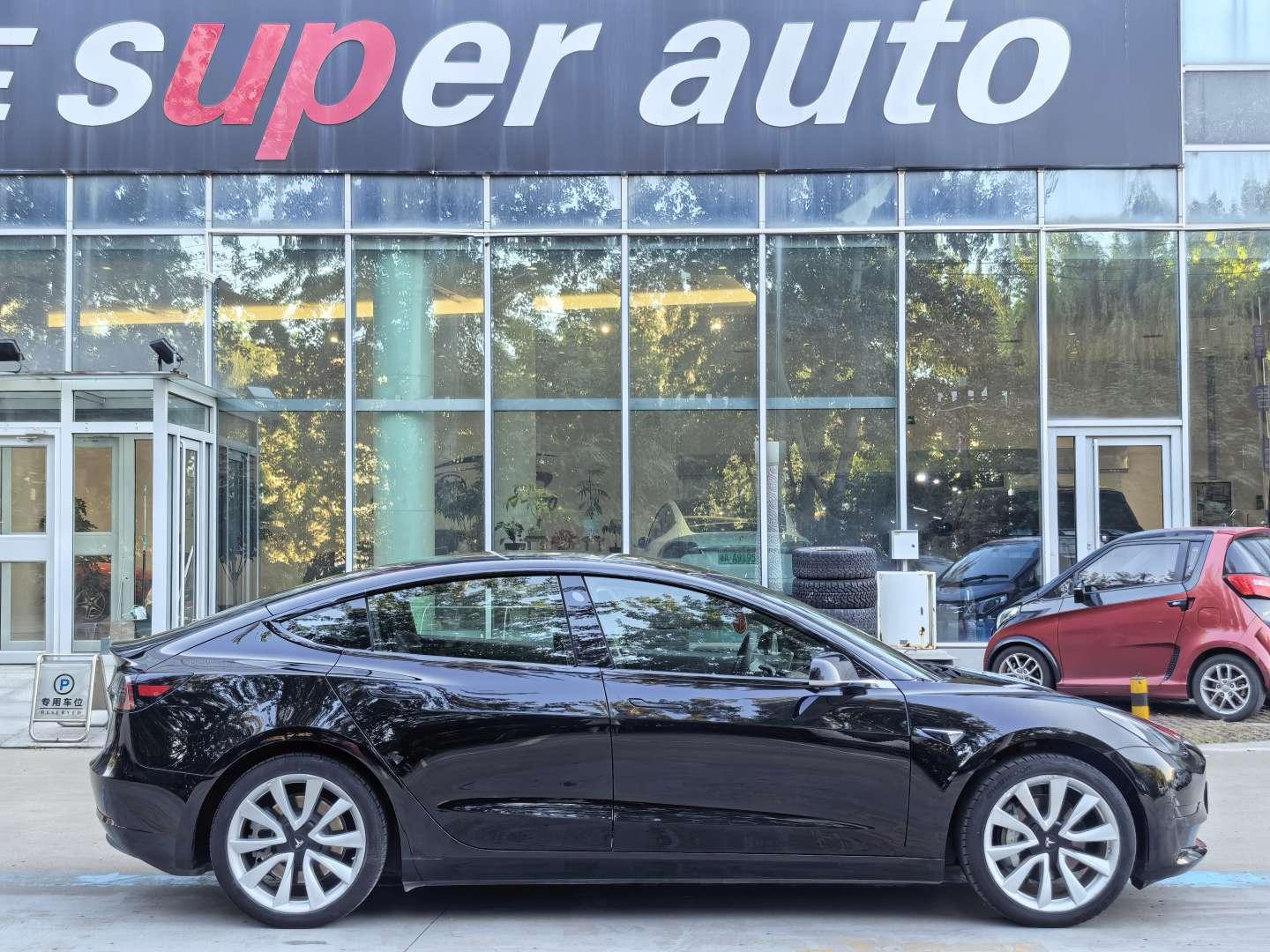 Tesla Model 3 2019 thumb 10