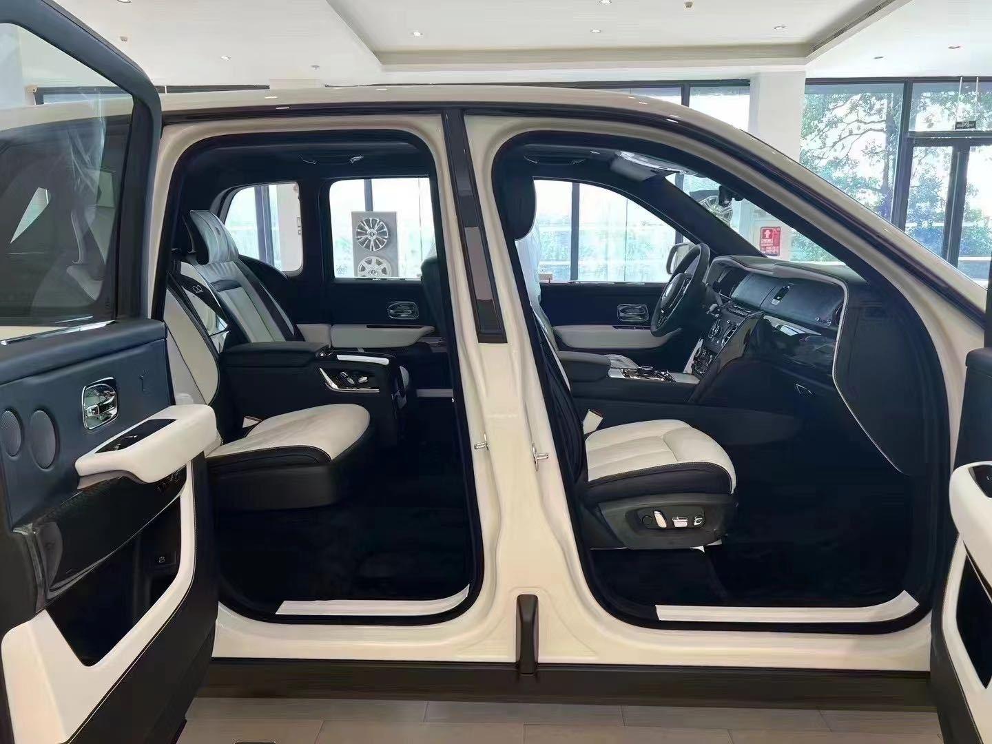 Rolls-Royce Cullinan 2024 thumb 8